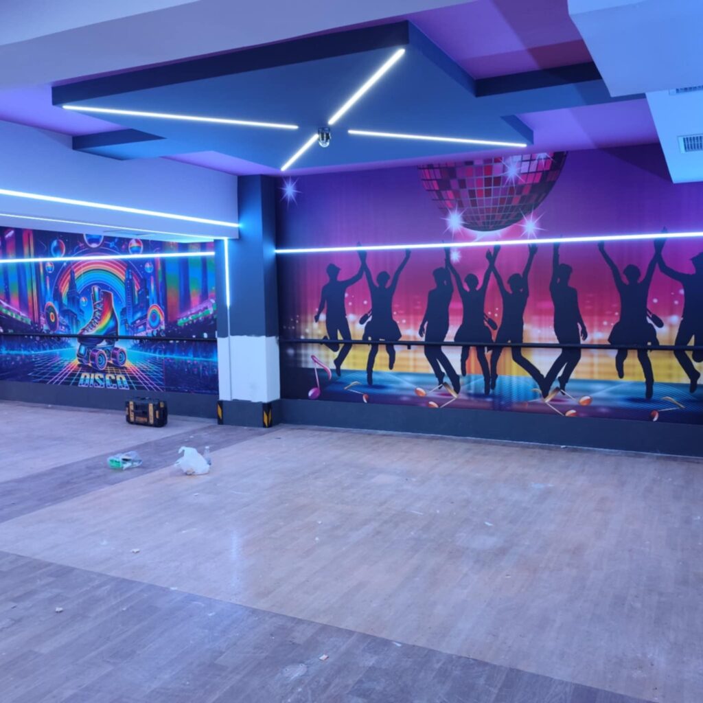 Αυτοκόλλητη ταπετσαρία με ψηφιακή εκτύπωση