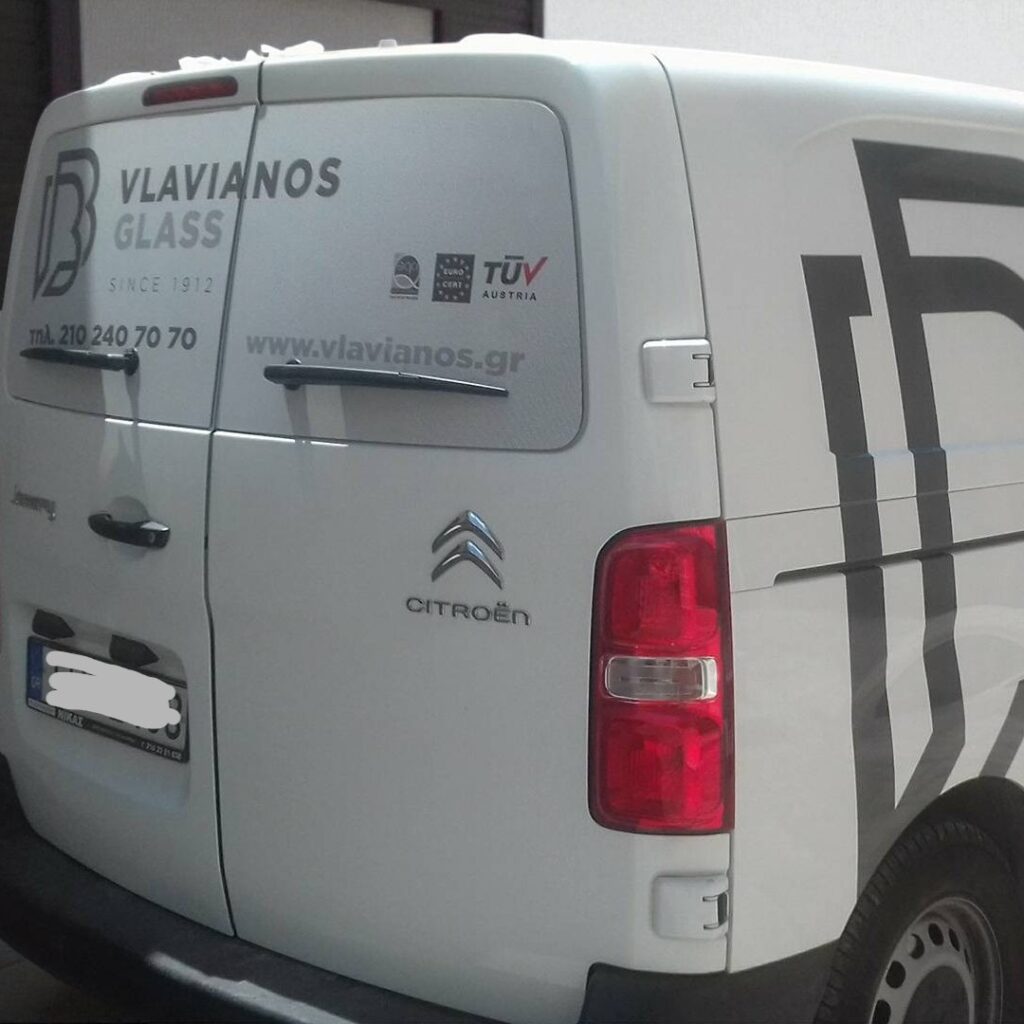 Μερικό ντύσιμο οχήματος με αυτοκόλλητα