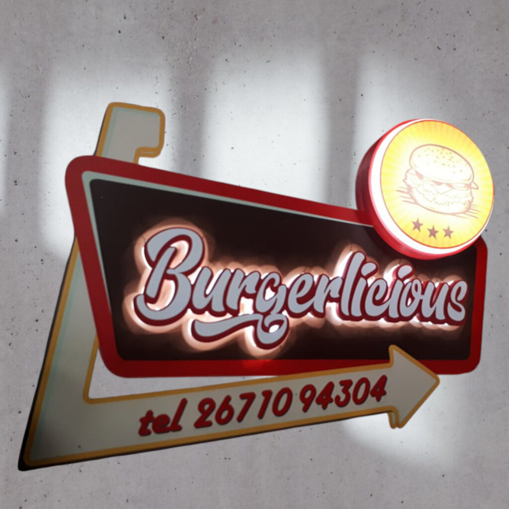 Ειδική κατασκευή φωτεινής επιγραφής με ανάγλυφα γράμματα