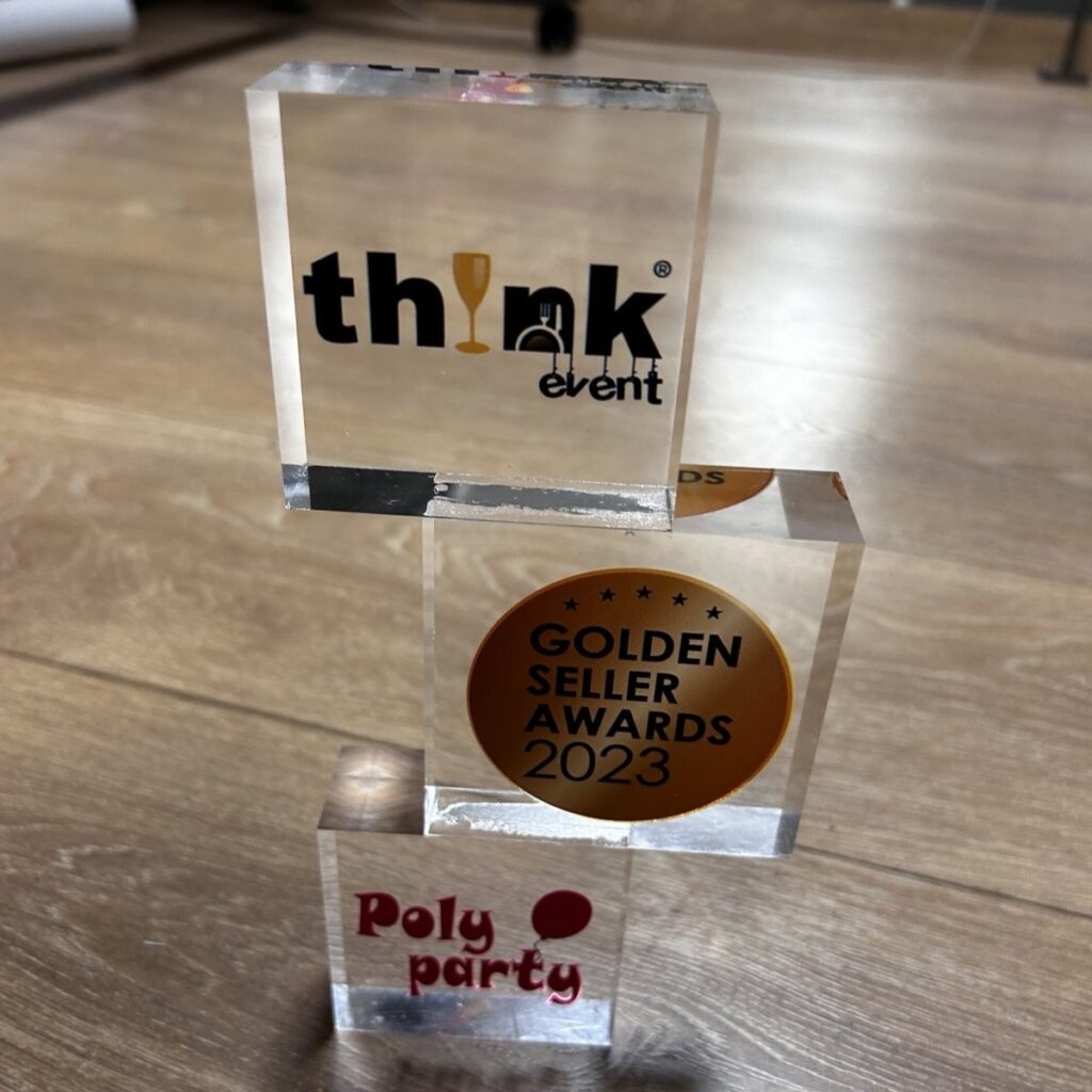 Κατασκευή βραβείων από πλέξιγκλας με εκτύπωση UV